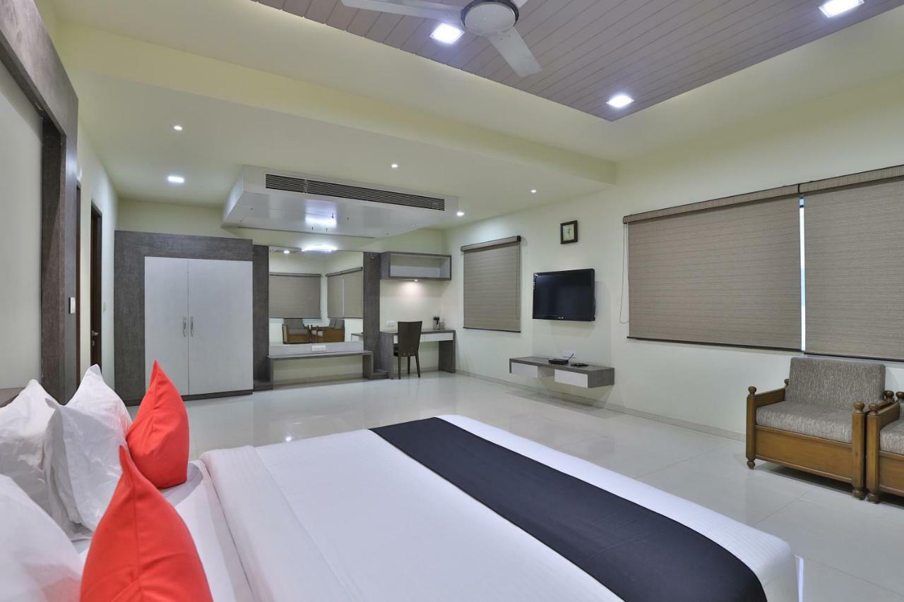 Capital O 47284 Atithi Resort Bharuch Exterior foto