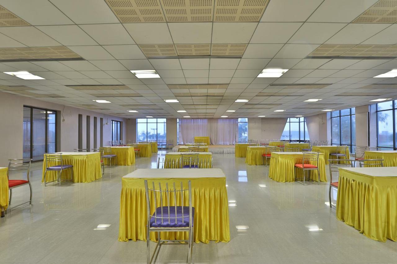 Capital O 47284 Atithi Resort Bharuch Exterior foto